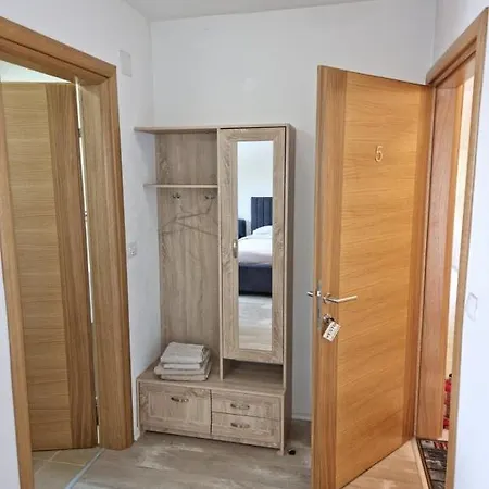 Apartment Vesto *