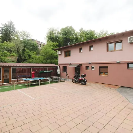 Vesto Μπάνια Λούκα